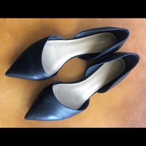 Saks Fifth Avenue flats. Size 11